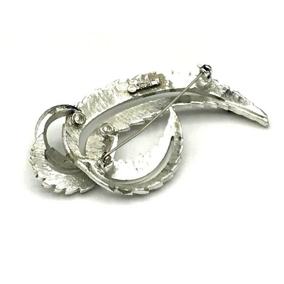 Vintage Silver-Tone Leaf Brooch Pin With Textured & Polished Details Elegant Des - Picture 3 of 4